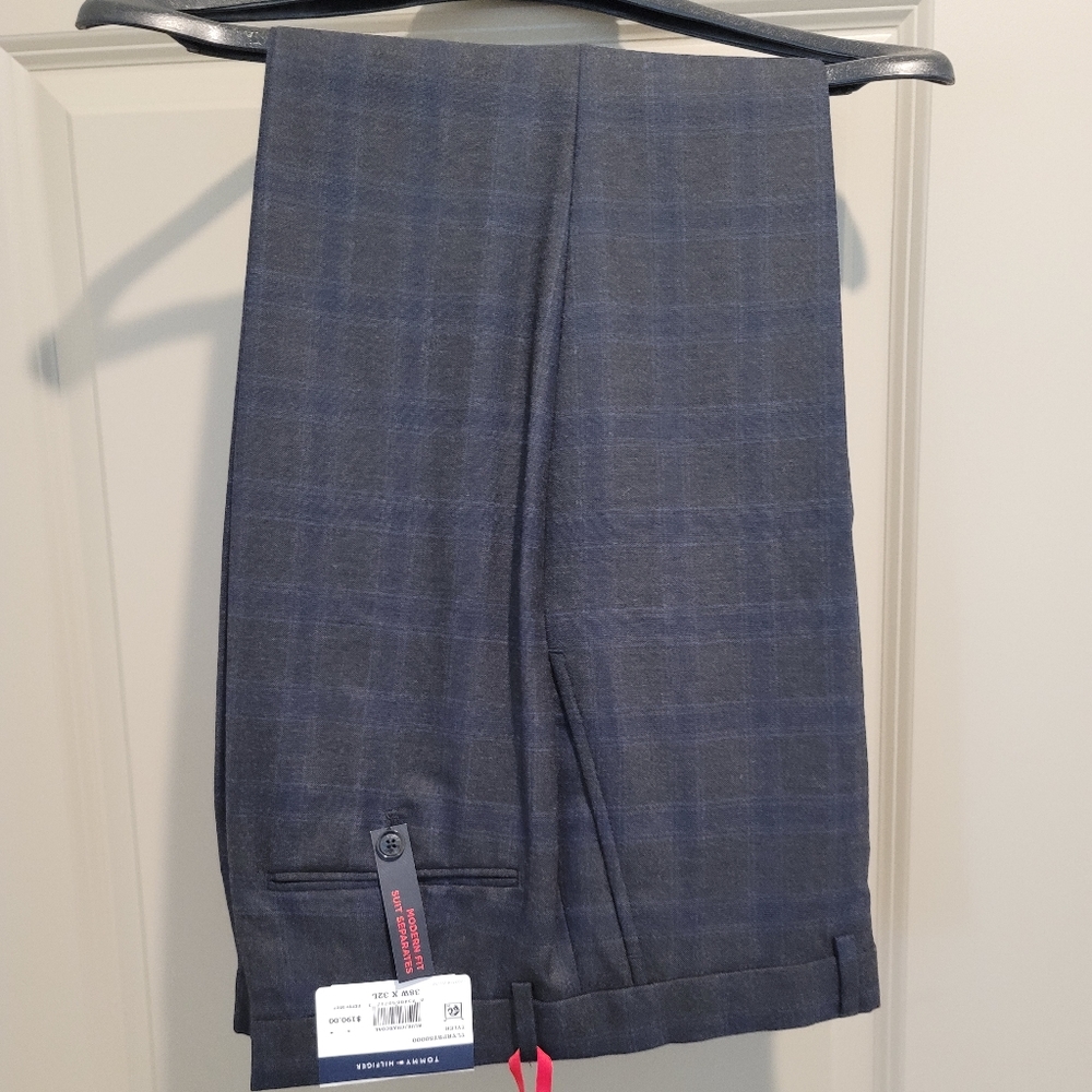 Brand New Tommy Hilfiger suit 46R